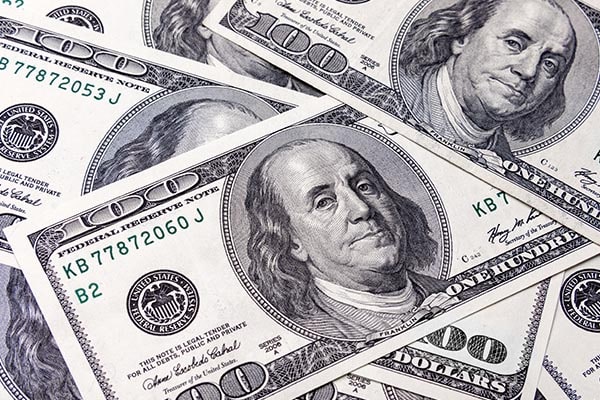 La Fortaleza del Dólar: Pilares y Perspectivas en el Escenario Global